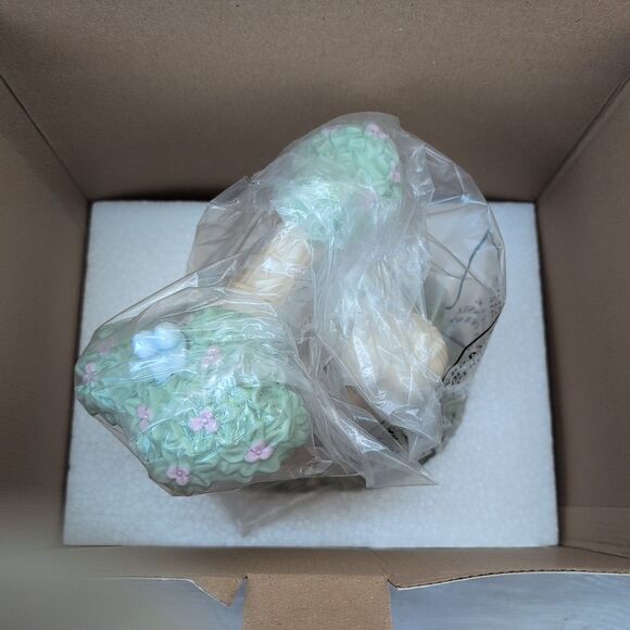 Precious Moments Your Love Lifts Me Higher Limited Edition Figurine 213004 New - Picture 8 of 15